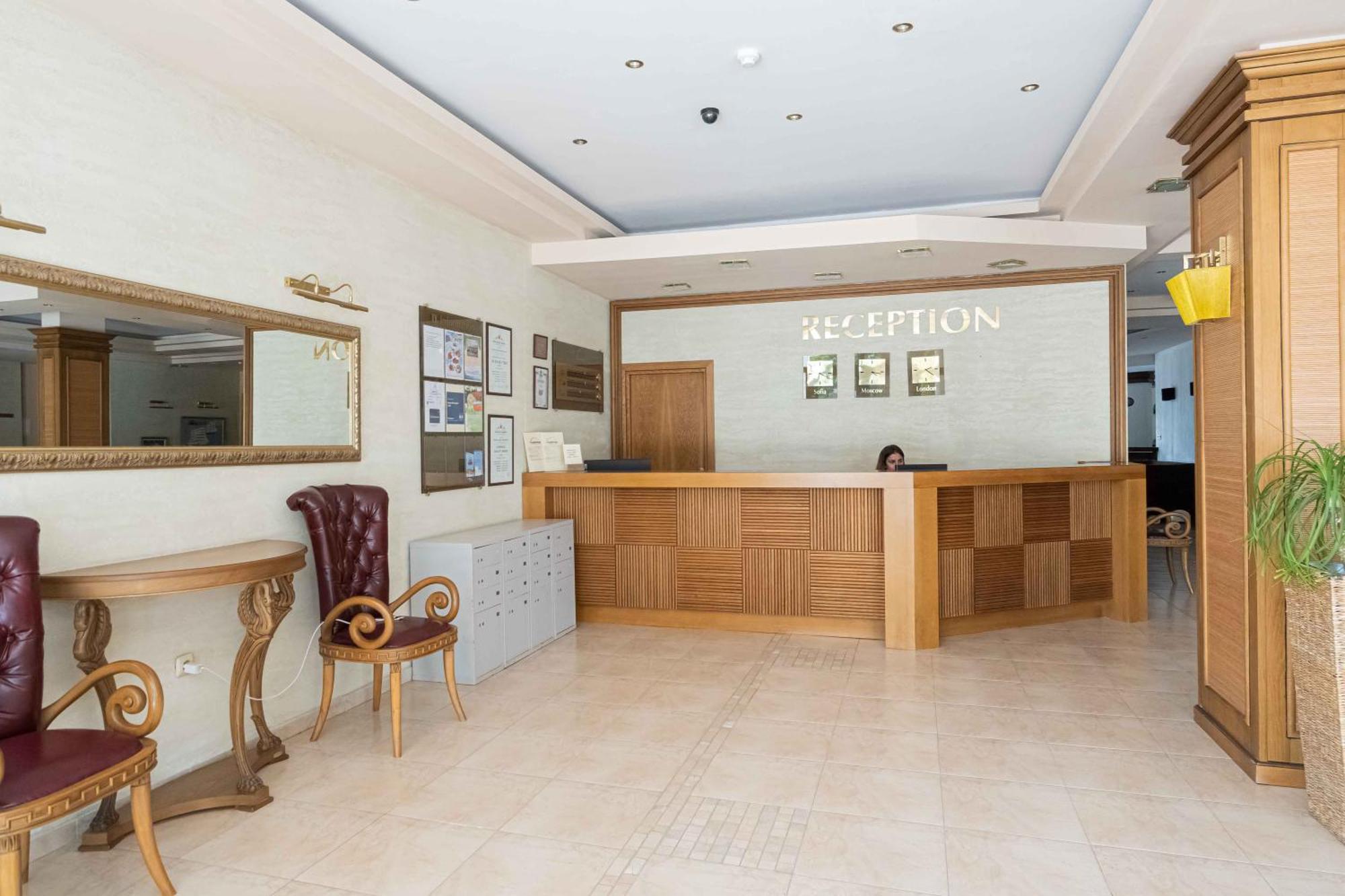 Първа Линия Хотел С Адрес К-С Реджина Маре Царево Țarevo Exterior foto