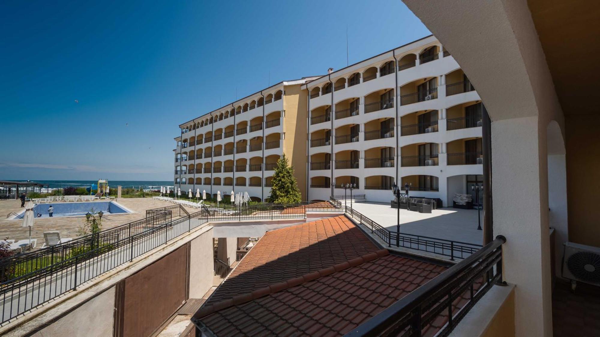 Първа Линия Хотел С Адрес К-С Реджина Маре Царево Țarevo Exterior foto