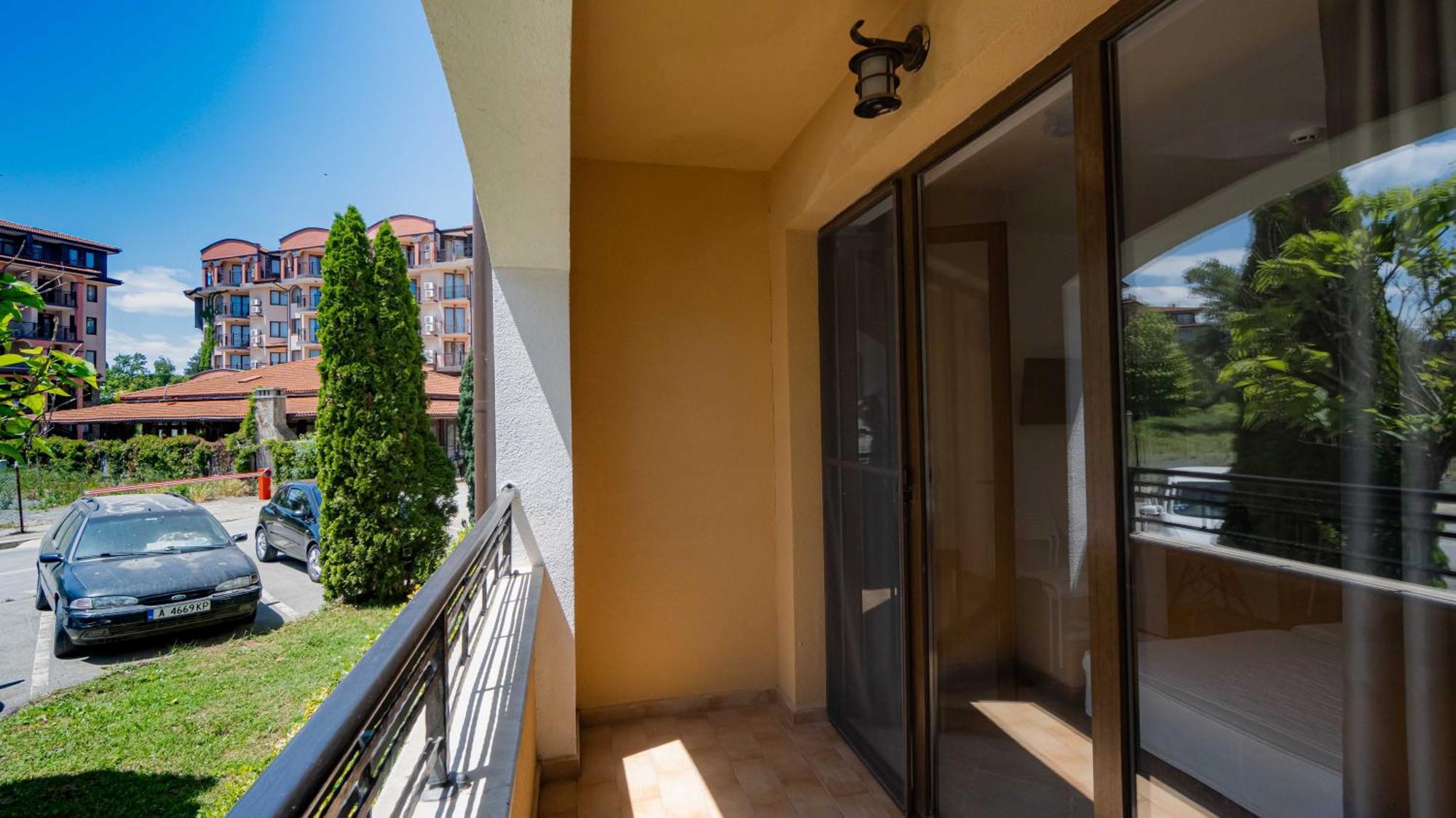 Първа Линия Хотел С Адрес К-С Реджина Маре Царево Țarevo Exterior foto